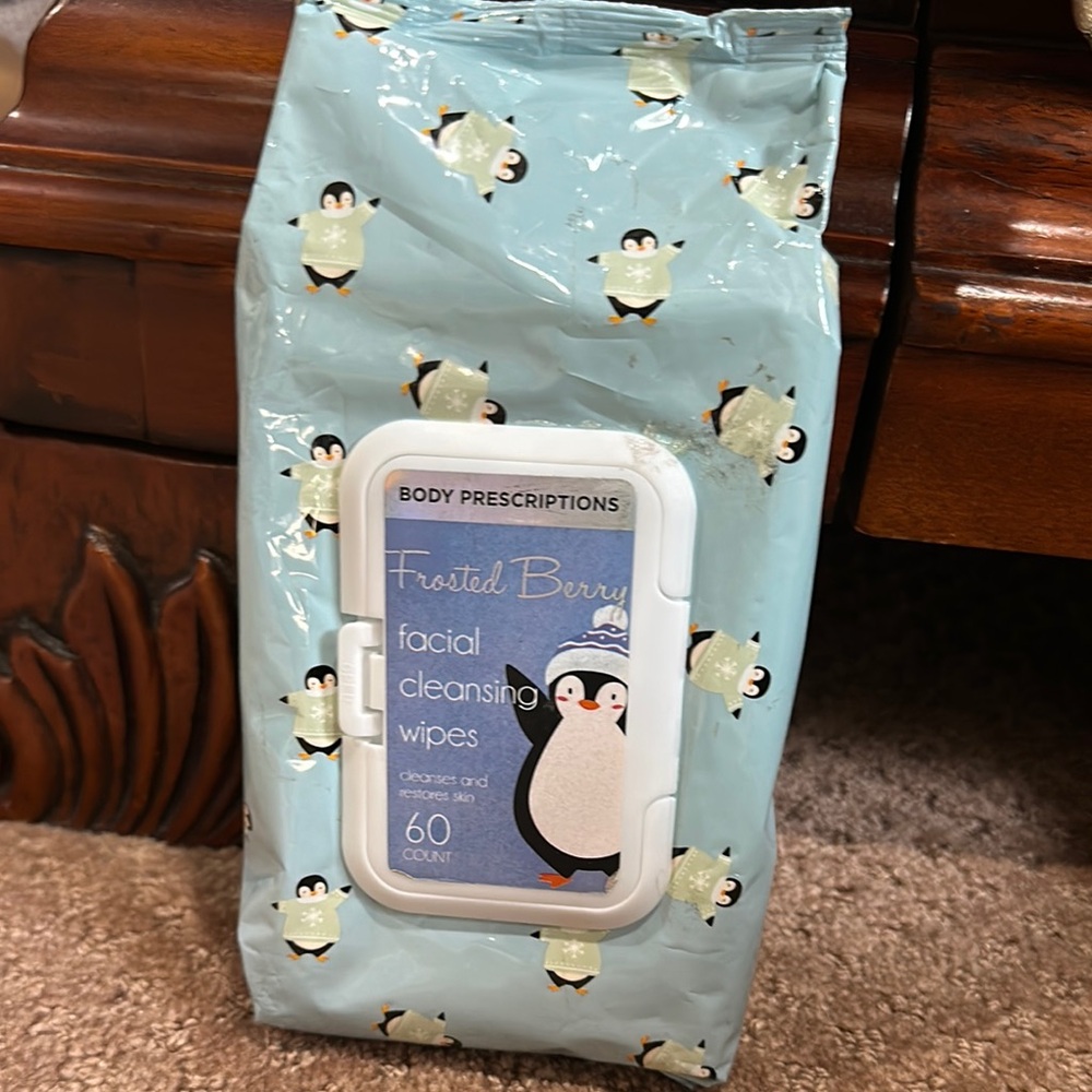 Body Prescriptions Frosted Berry Facial Cleansing Wipes NWT